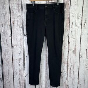 American Eagle Outfitters Super Hi-Rise Black Jegging 360° Next Level Stretch 18